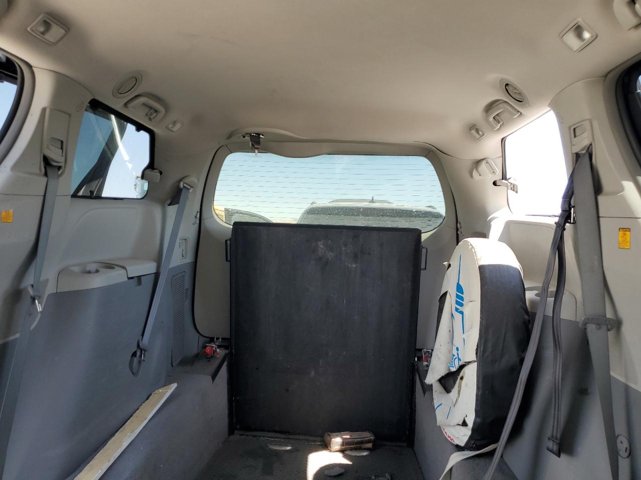 Toyota Sienna Le