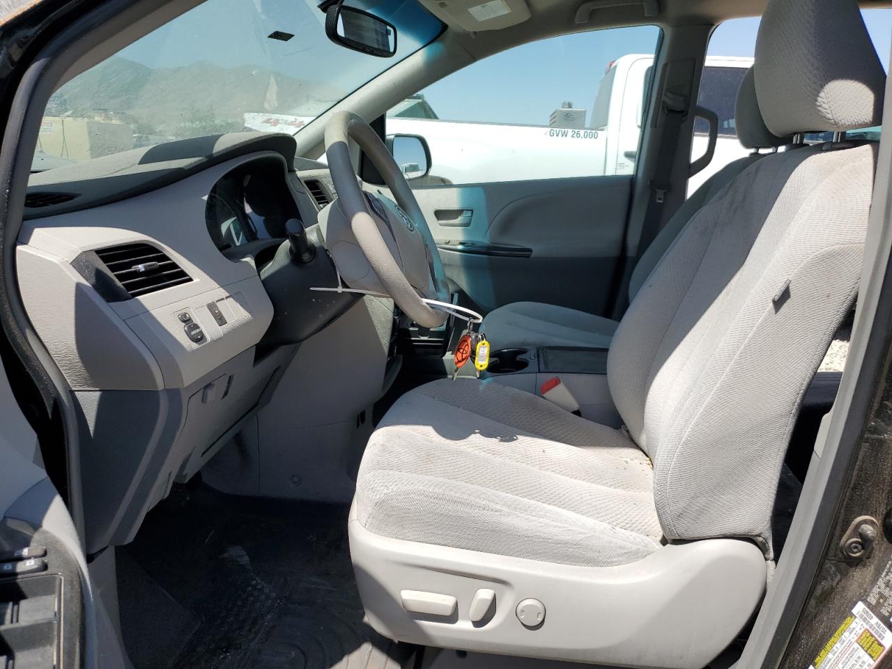 Toyota Sienna Le