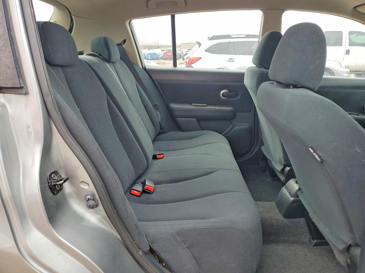 Nissan Versa 1.8 S