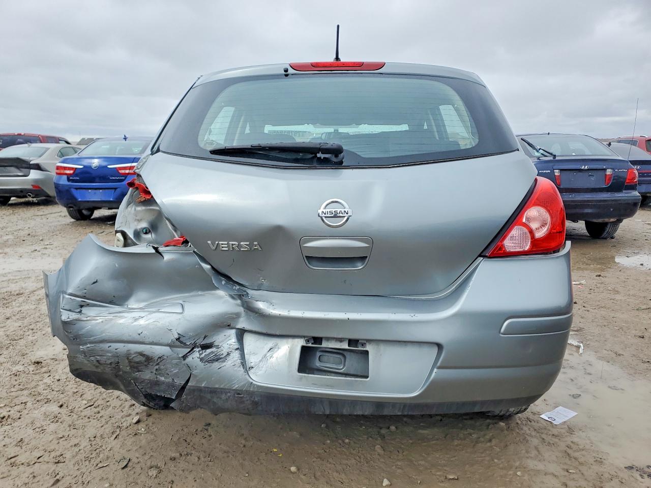 Nissan Versa 1.8 S