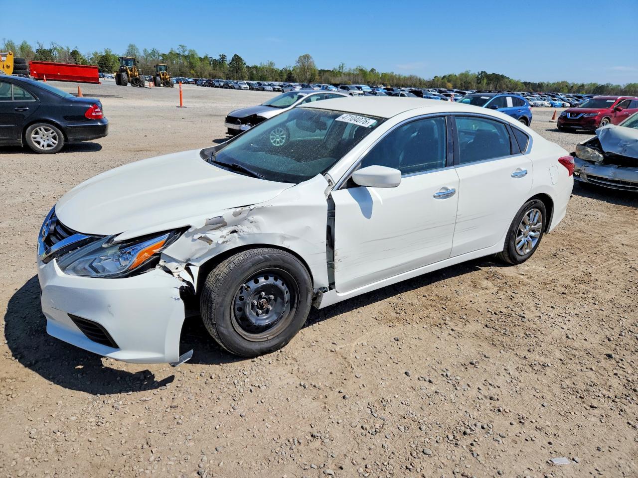 Salvage Nissan Altima Image