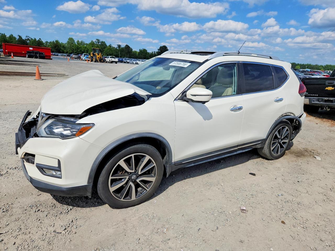 Salvage Nissan Rogue Image