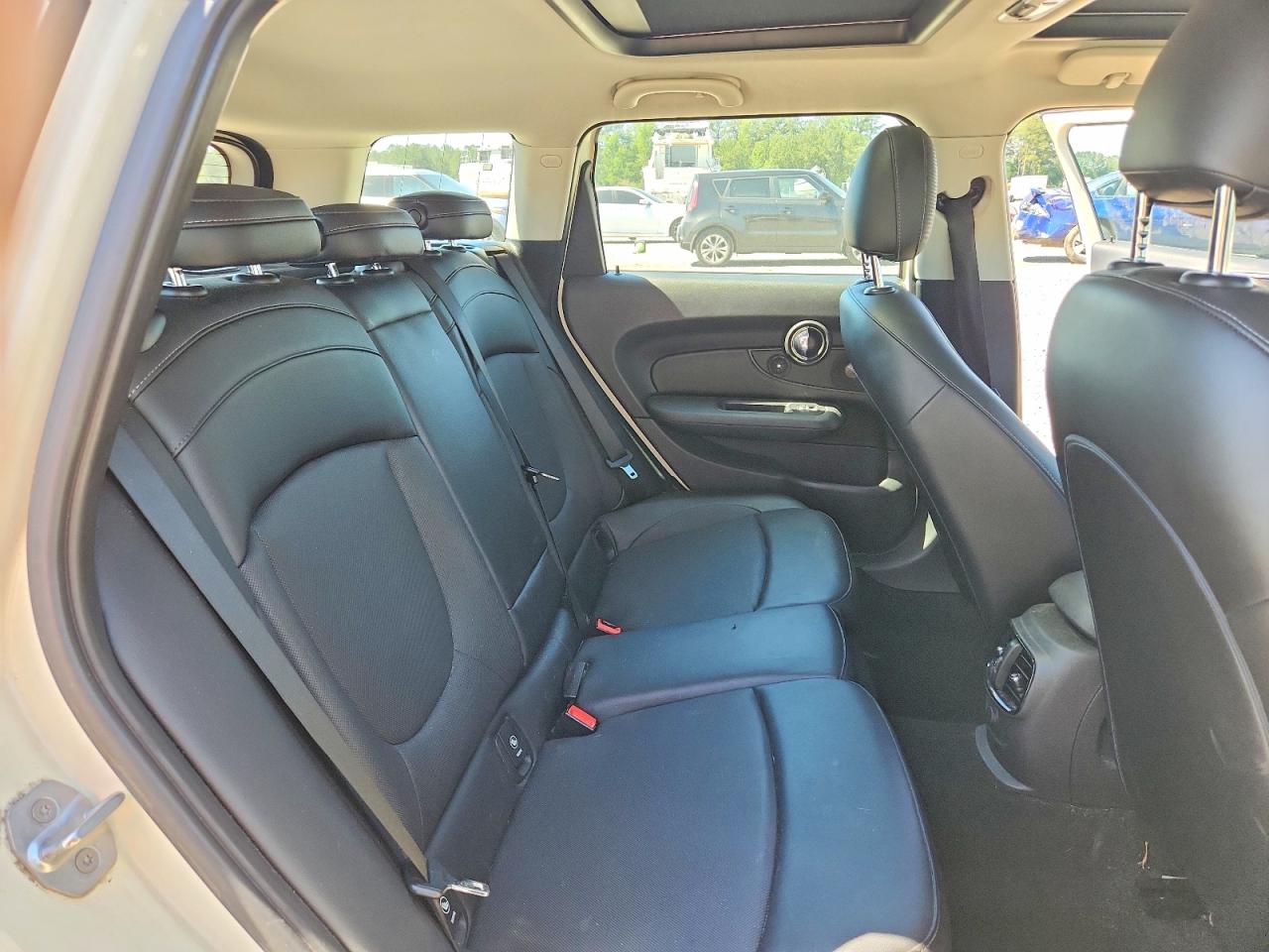 MINI Cooper Clubman