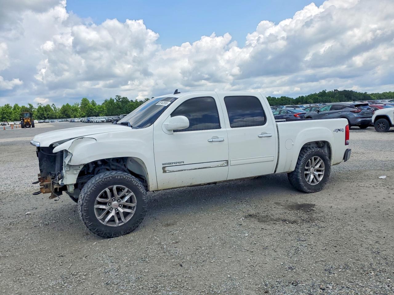 Salvage GMC Sierra Image