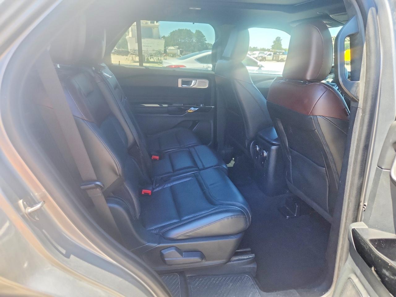 Ford Explorer Platinum