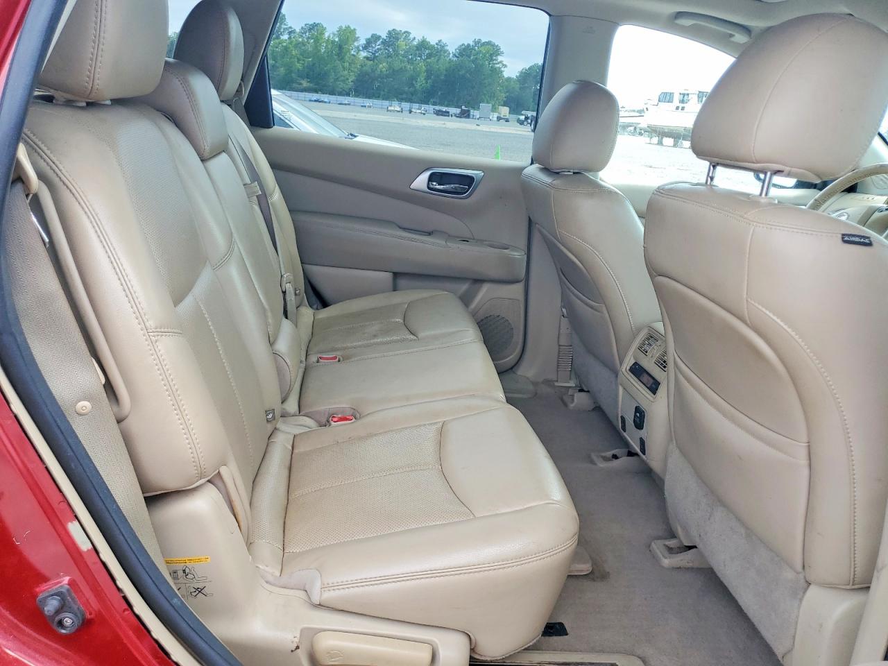 Nissan Pathfinder Platinum