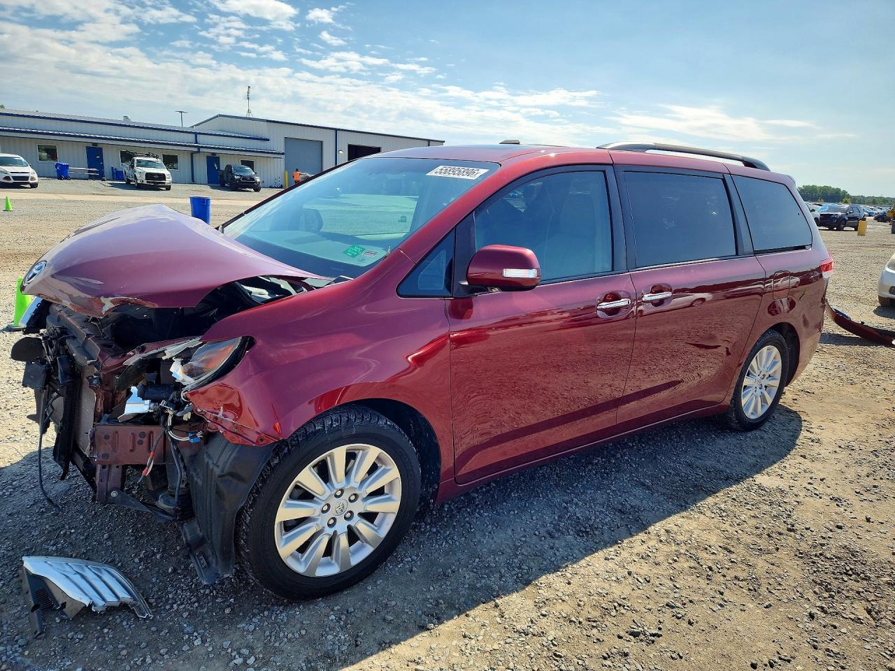 Salvage Toyota Sienna Image