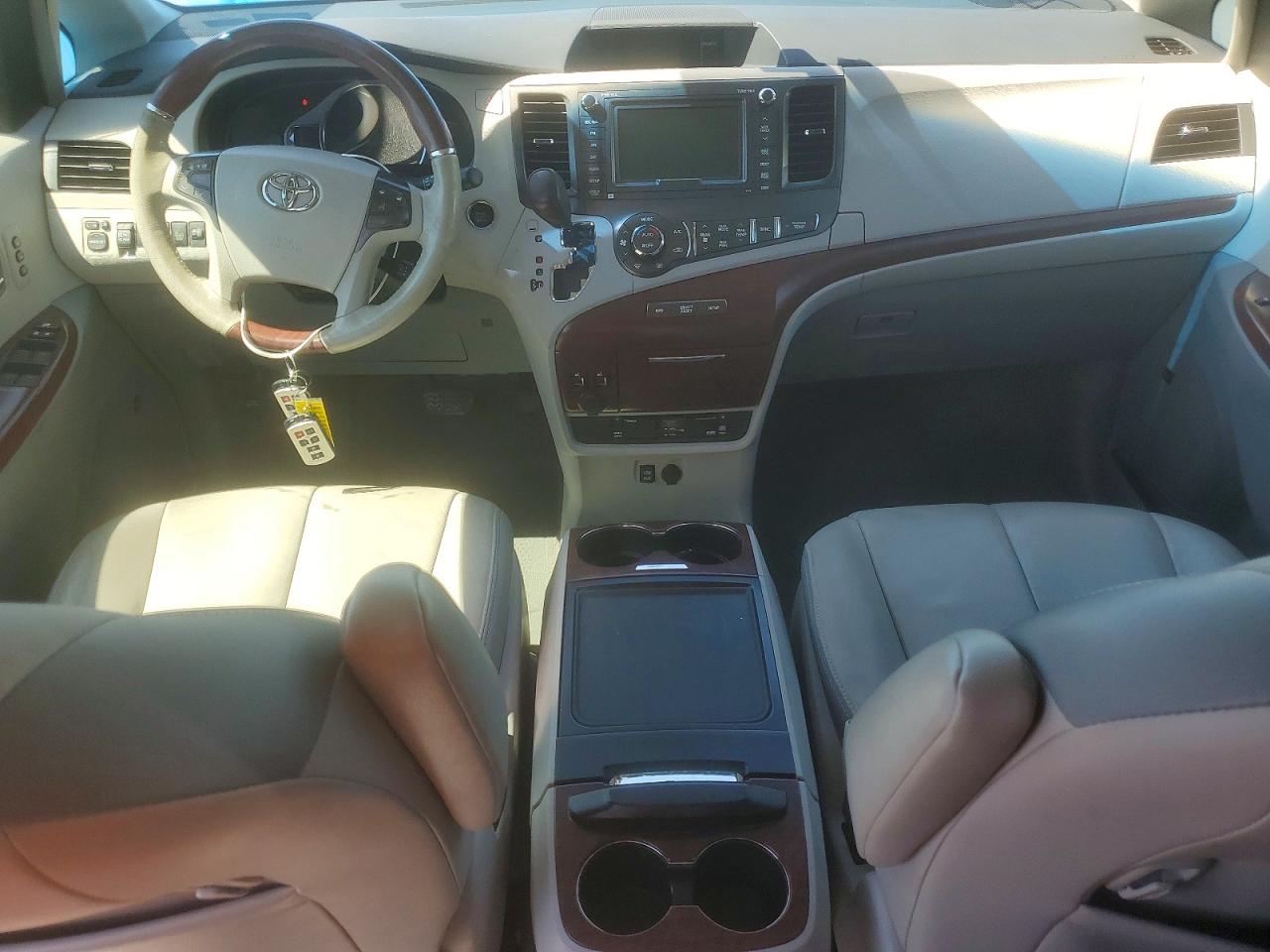 Toyota Sienna Limited 7-passenger