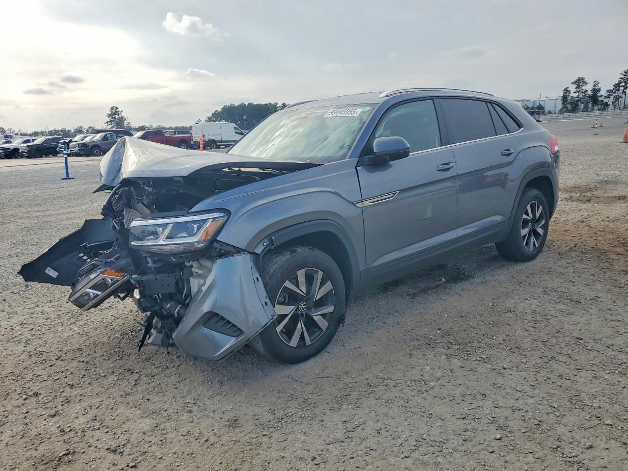 Salvage Volkswagen Atlas Image