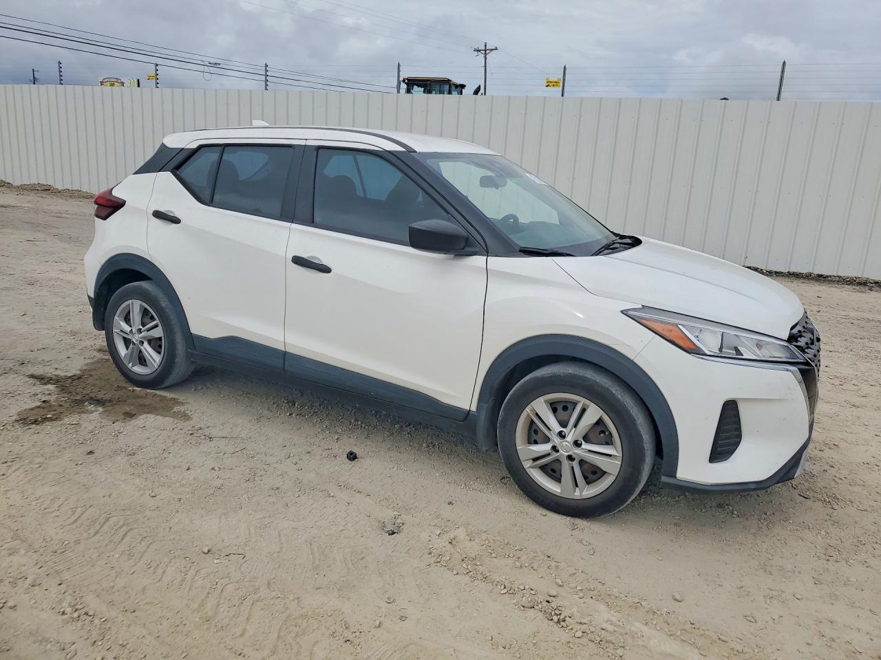 Nissan Kicks S