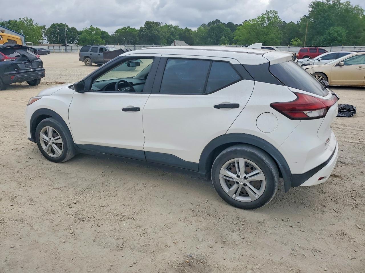 Nissan Kicks S
