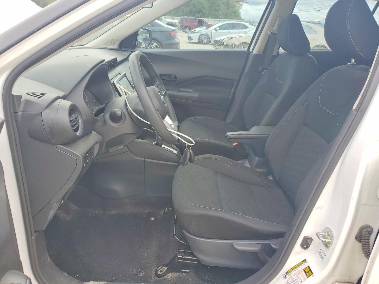 Nissan Kicks S