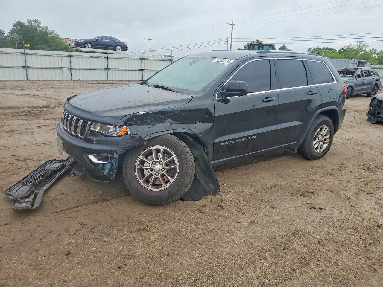 Salvage Jeep Cherokee Image