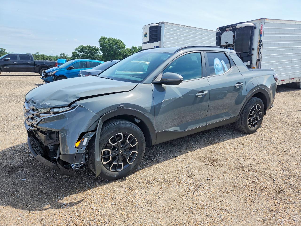 Salvage Hyundai SANTA CRUZ Image