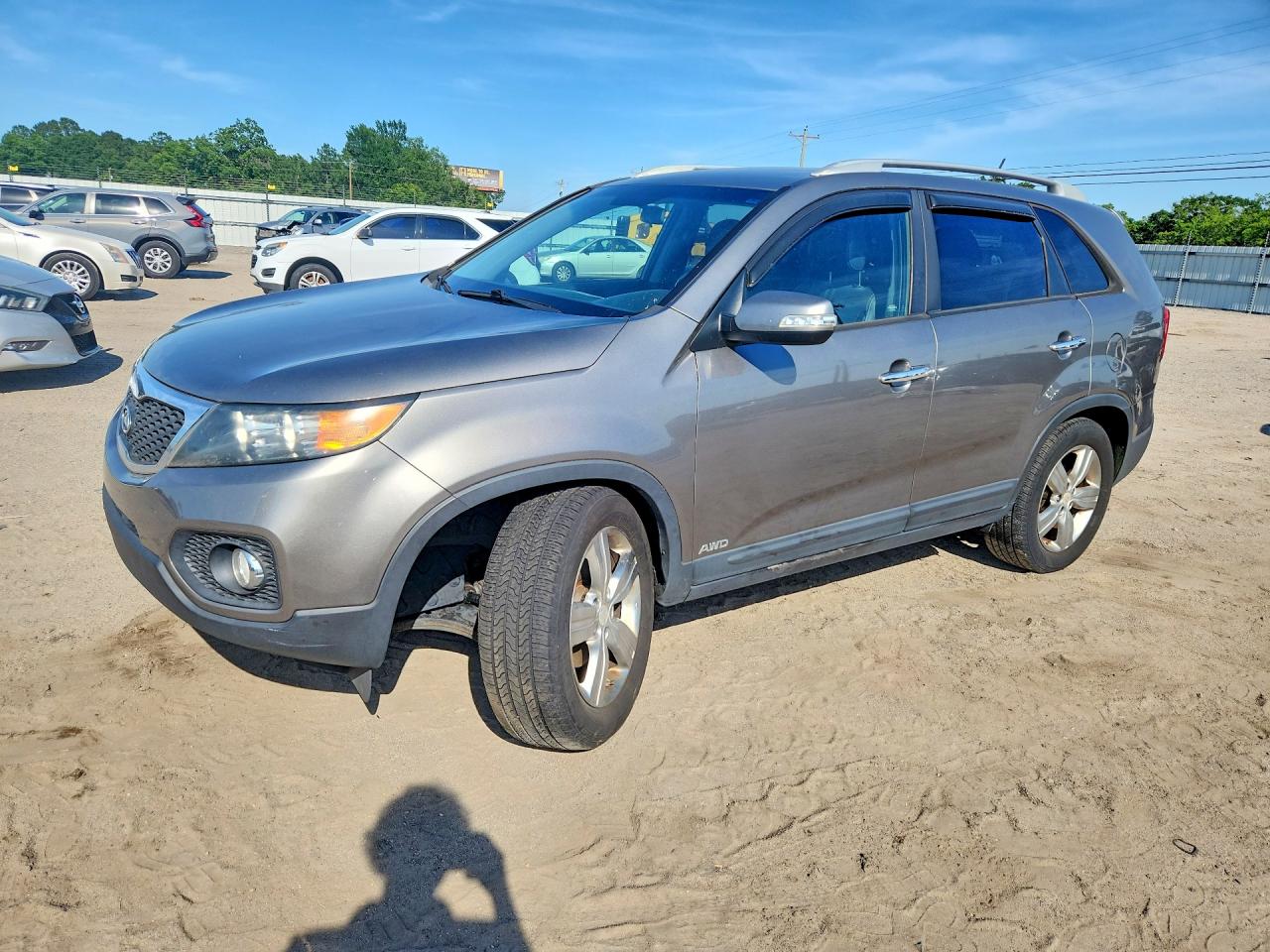 Salvage Kia Sorento Image