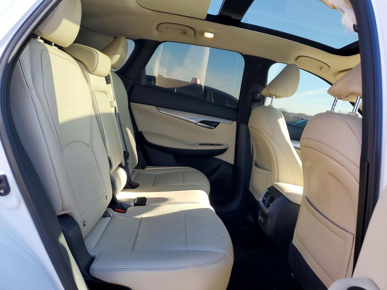 INFINITI Qx Luxe