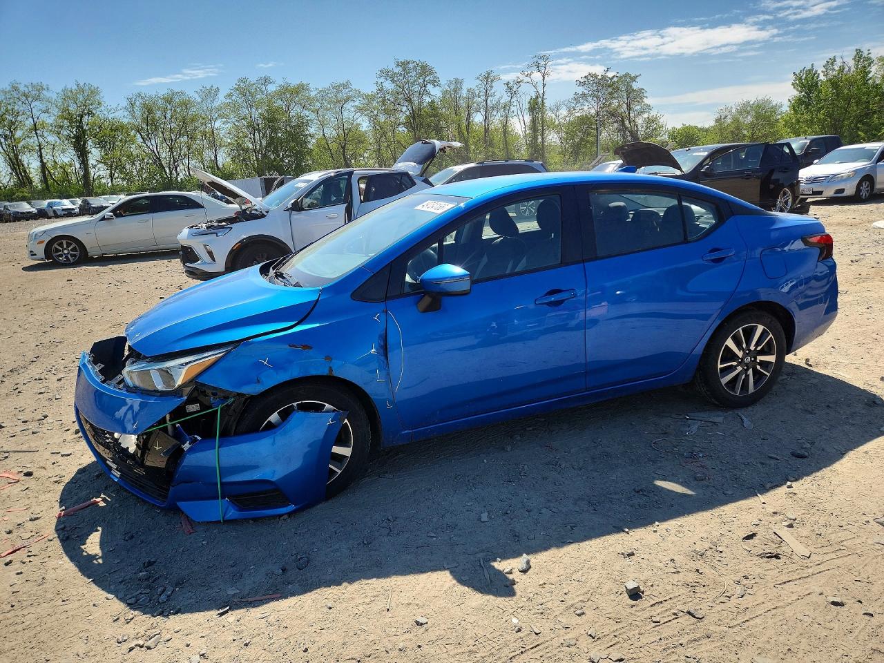 Salvage Nissan Versa Image