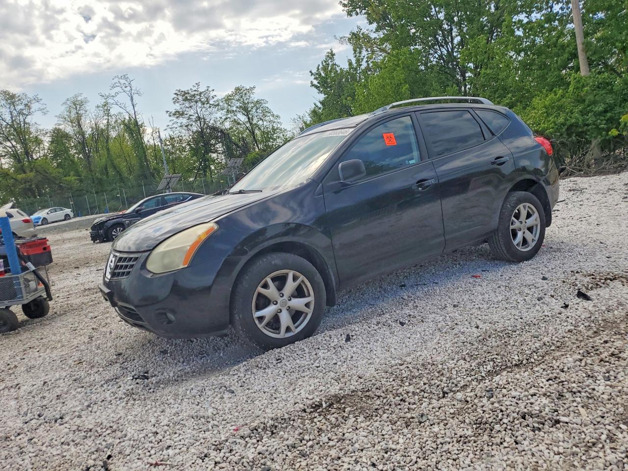 Salvage Nissan Rogue Image