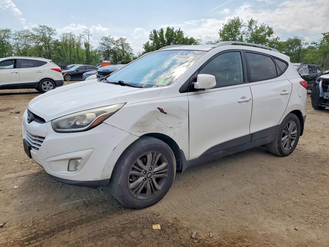 Salvage Hyundai TUCSON Image