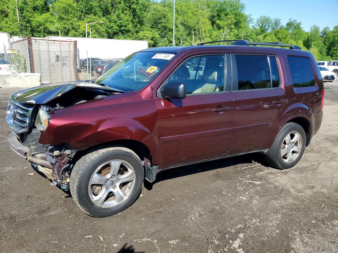 Salvage Honda Pilot Image