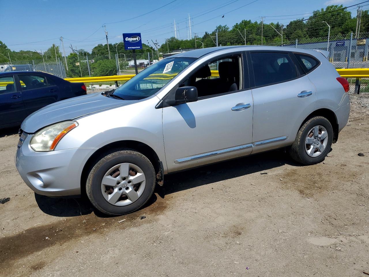 Salvage Nissan Rogue Image