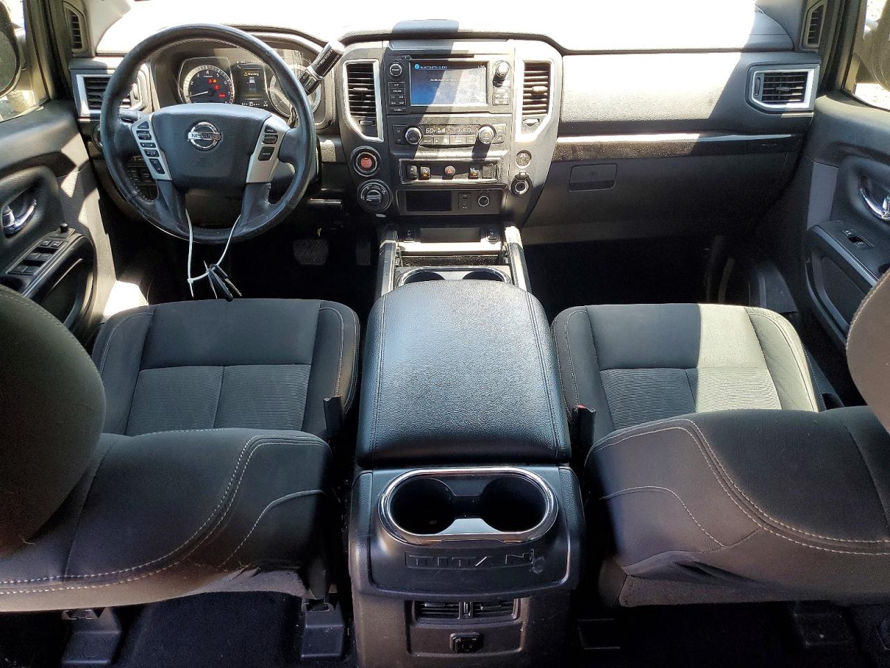 Nissan Titan Sv