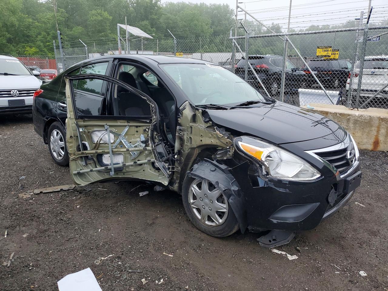 Nissan Versa Sv