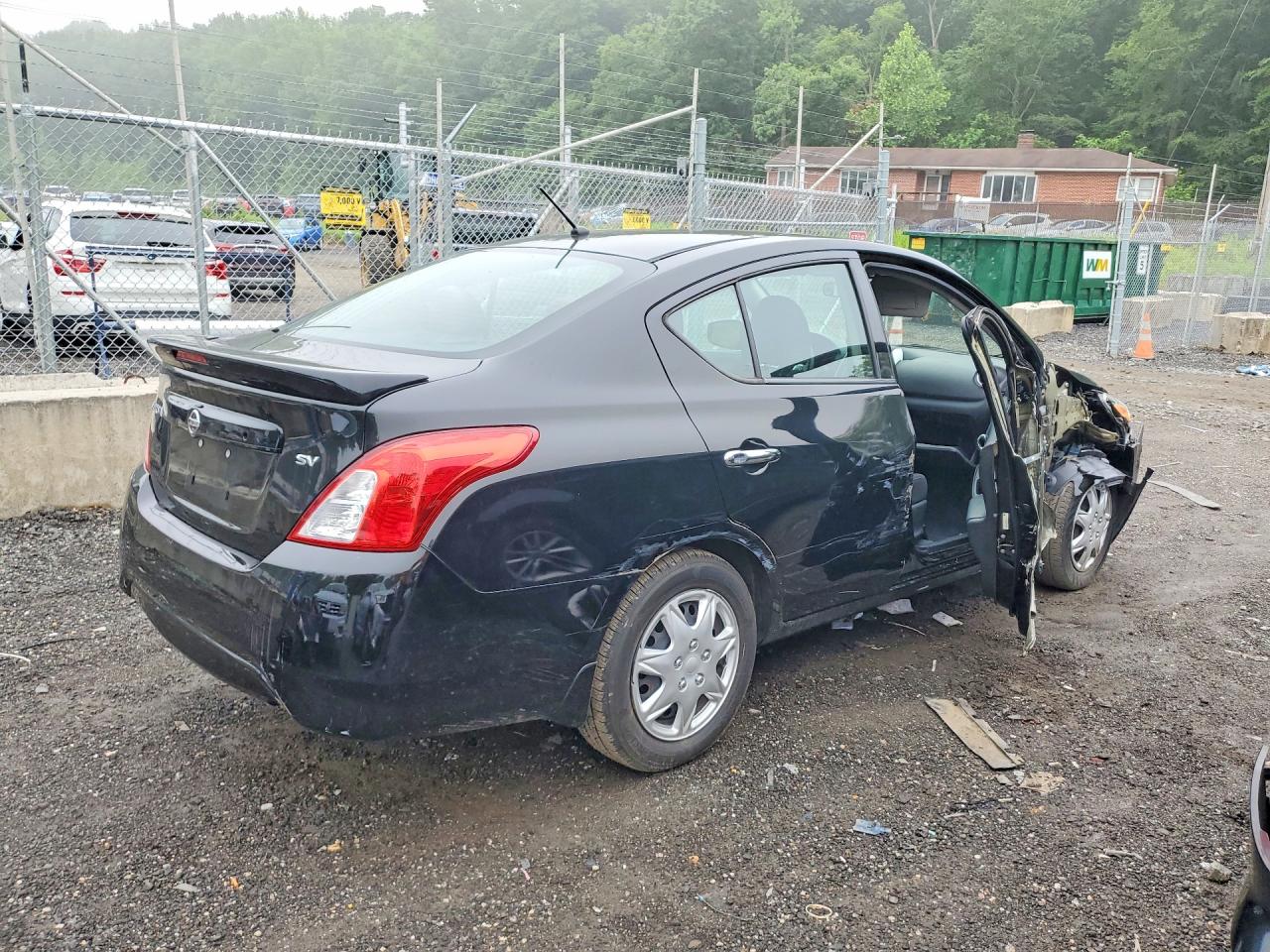 Nissan Versa Sv