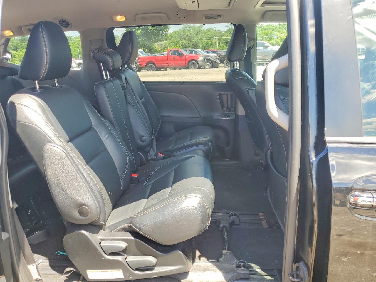 Toyota Sienna Se Premium 8-passenger
