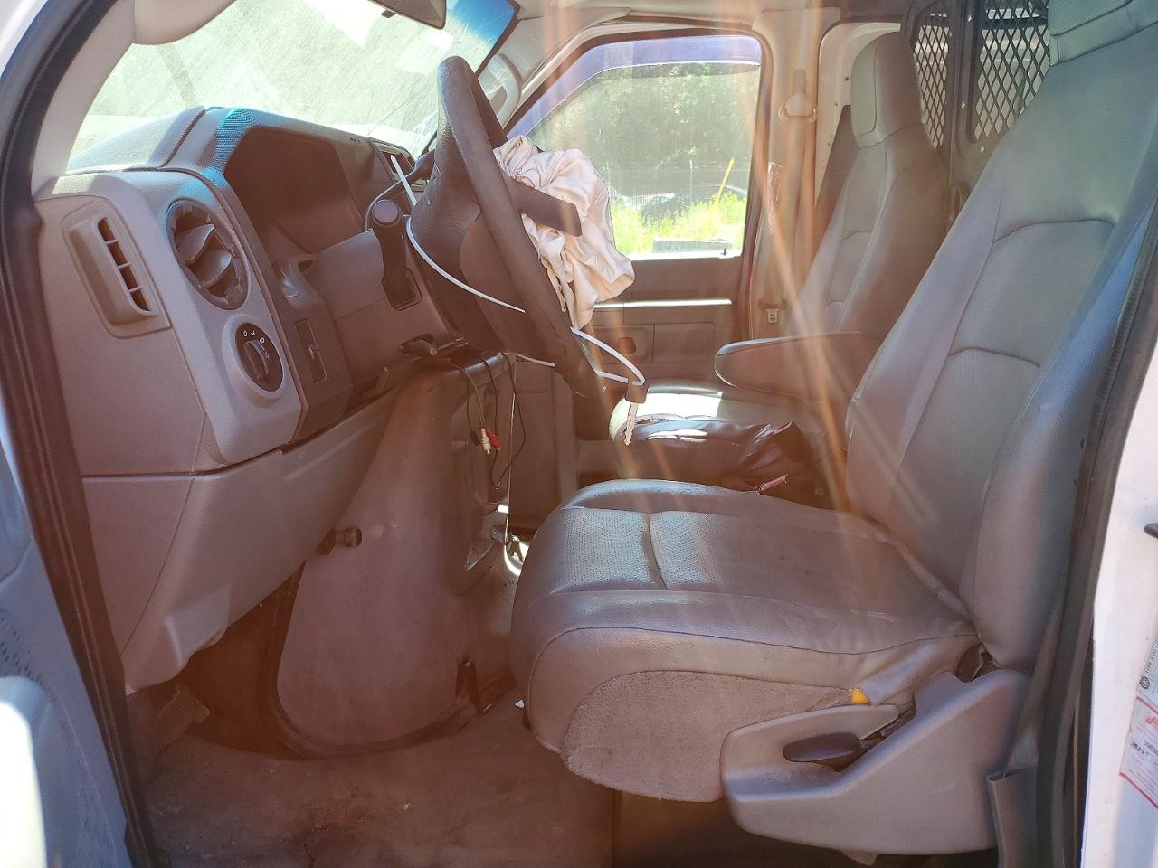 Ford Econoline E250 Van