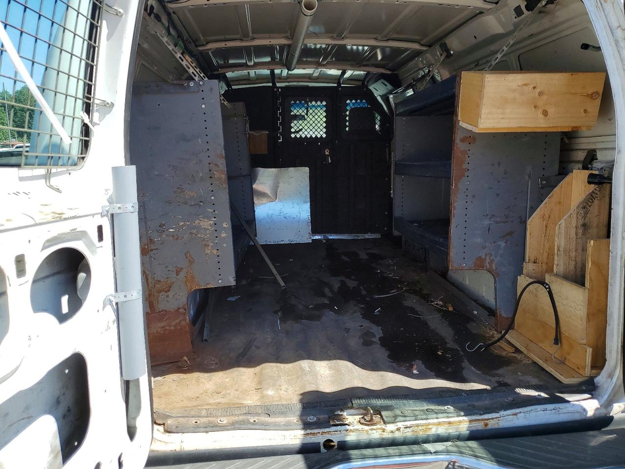 Ford Econoline E250 Van