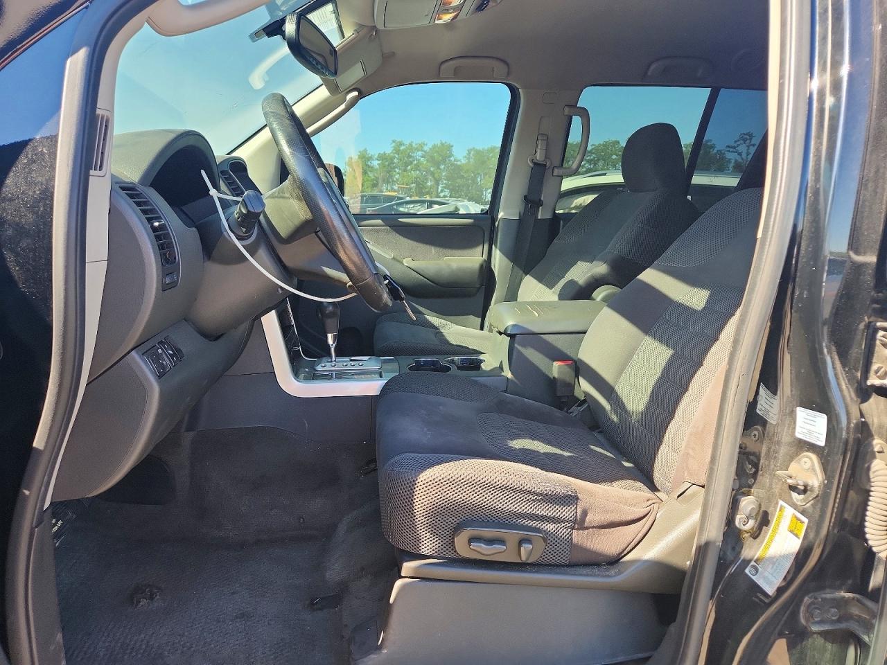 Nissan Pathfinder S