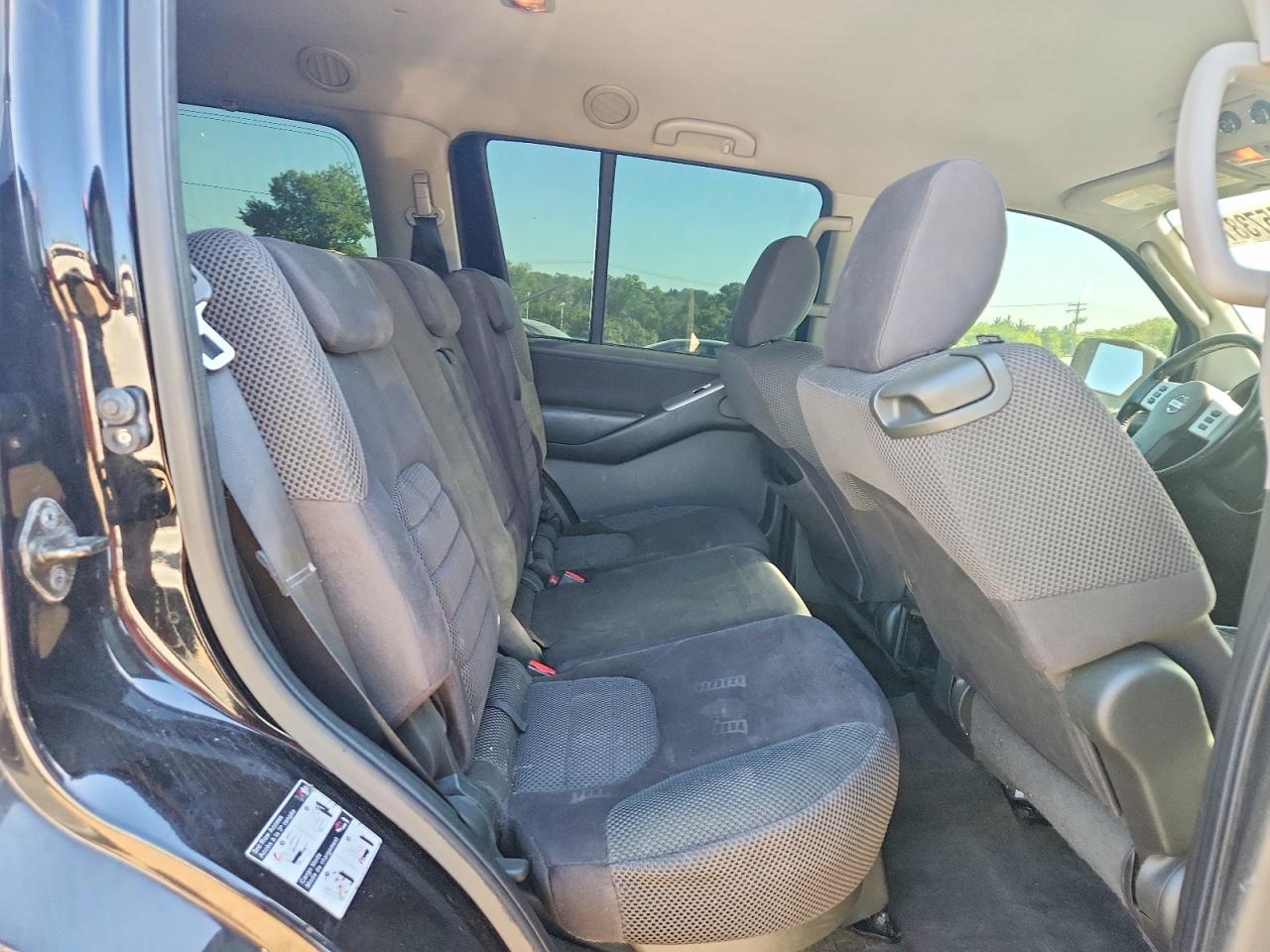 Nissan Pathfinder S