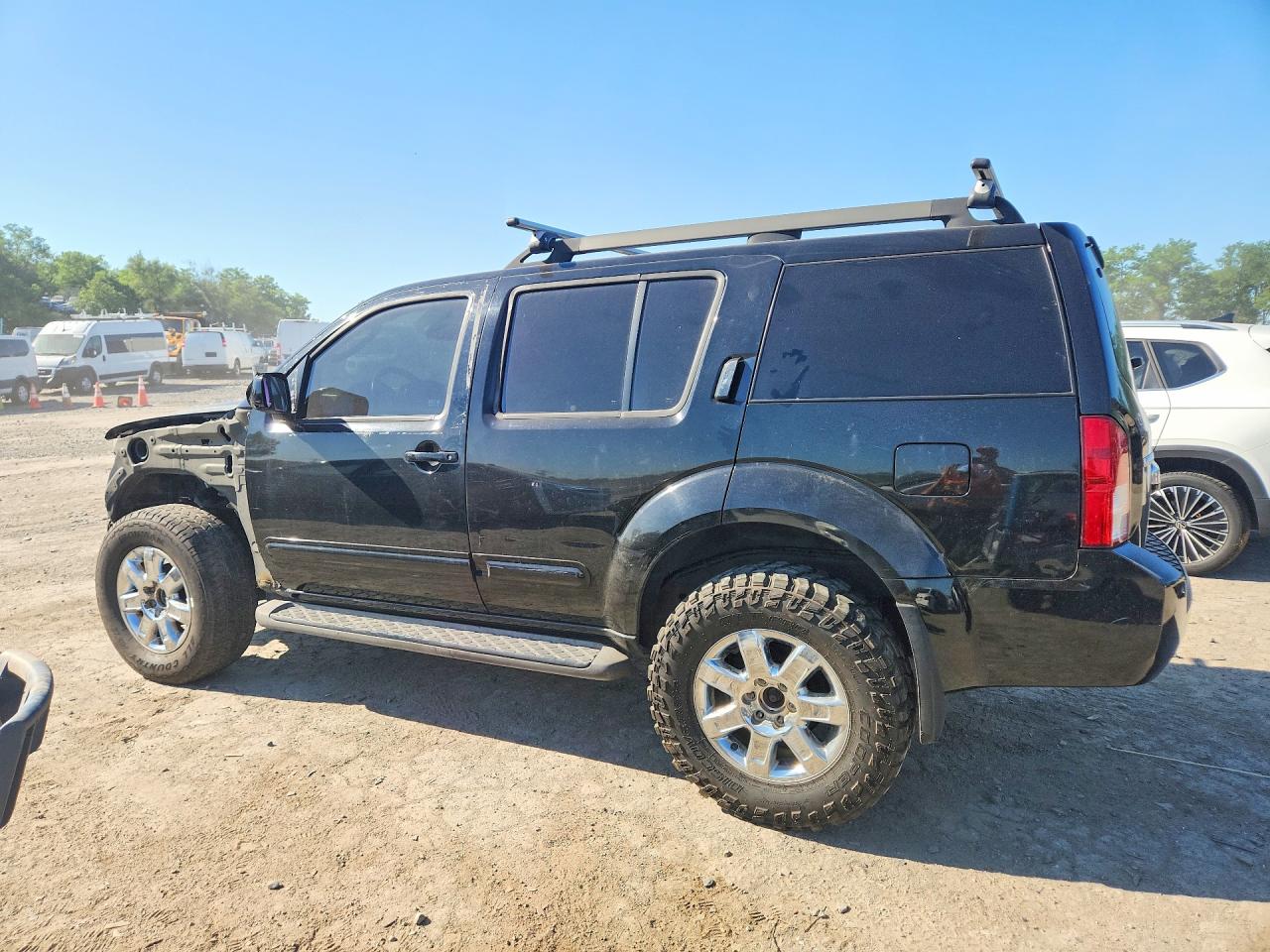 Nissan Pathfinder S