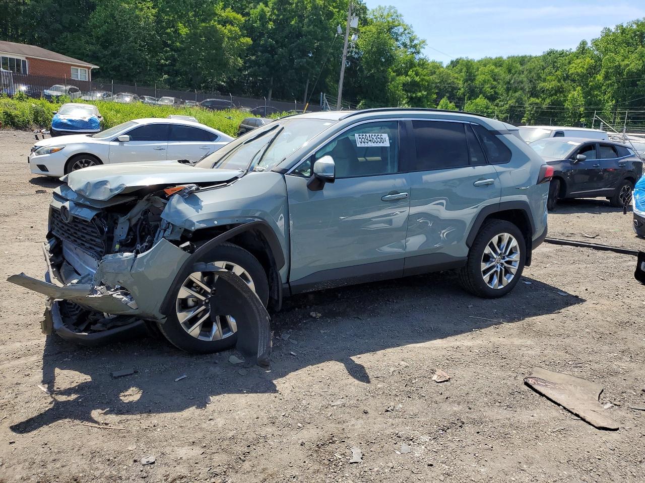 Salvage Toyota RAV4 Image