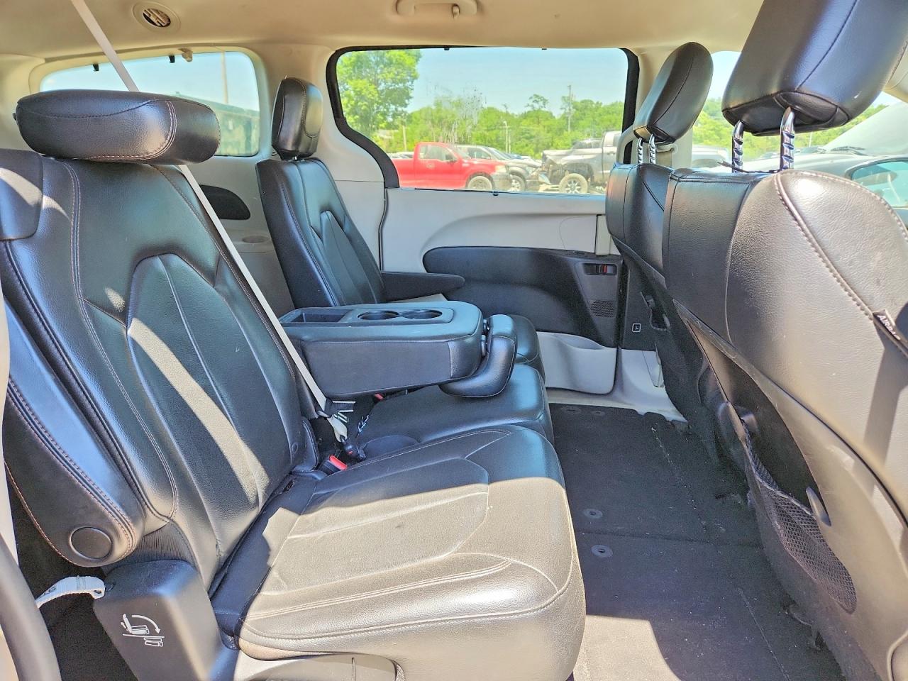 Chrysler Pacifica Touring L
