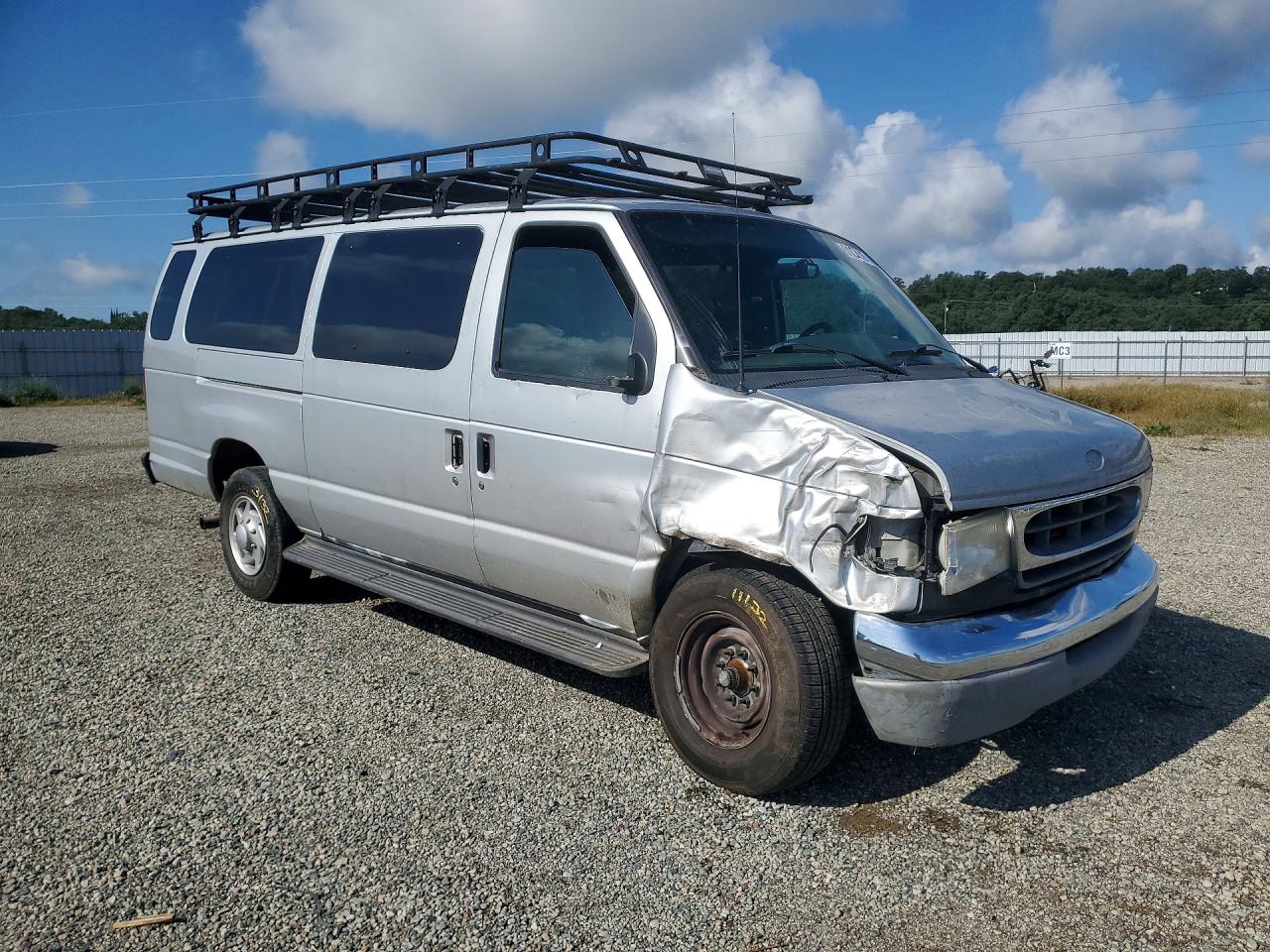 Ford Econoline E350 Super Duty Wagon