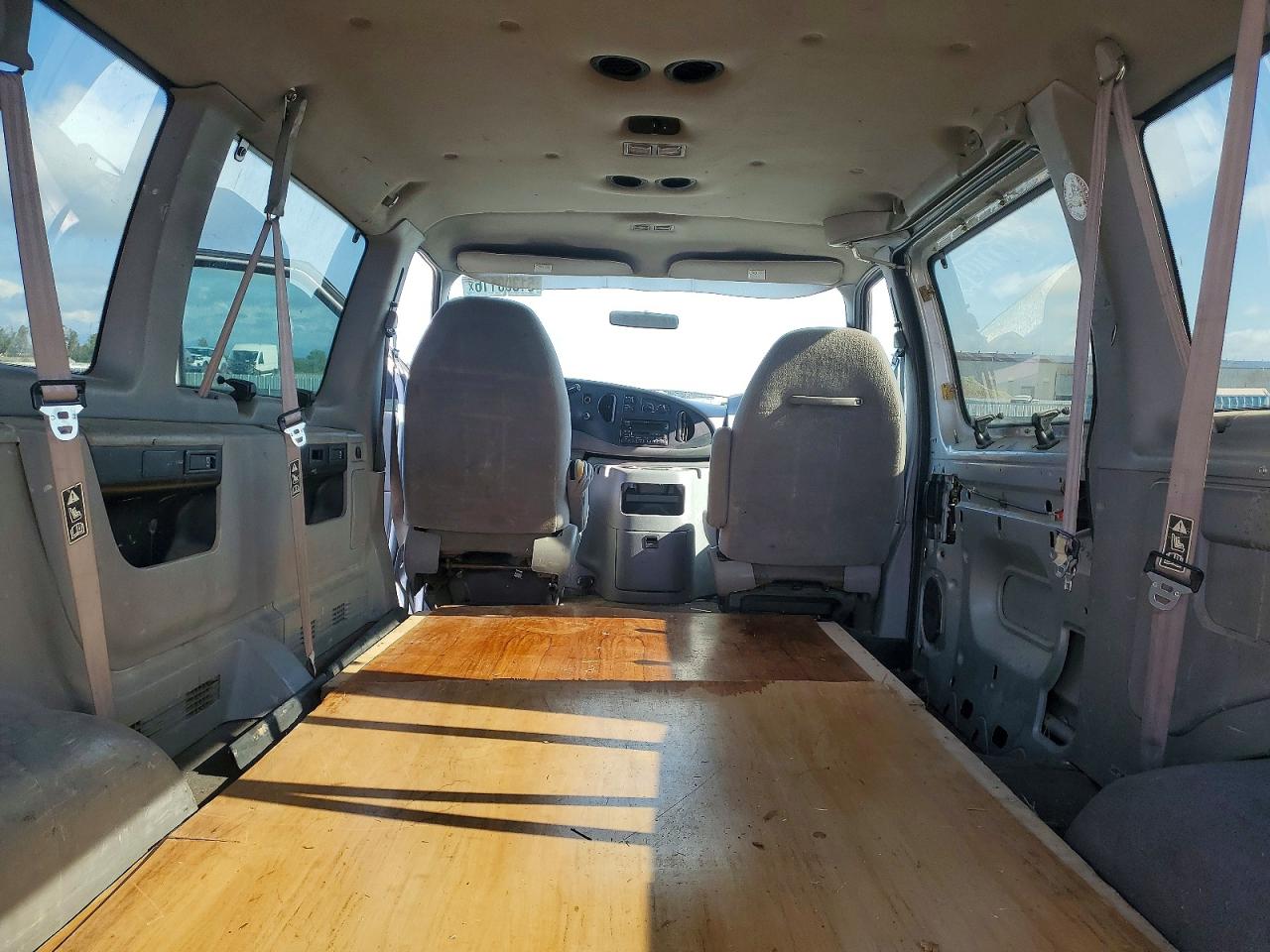 Ford Econoline E350 Super Duty Wagon