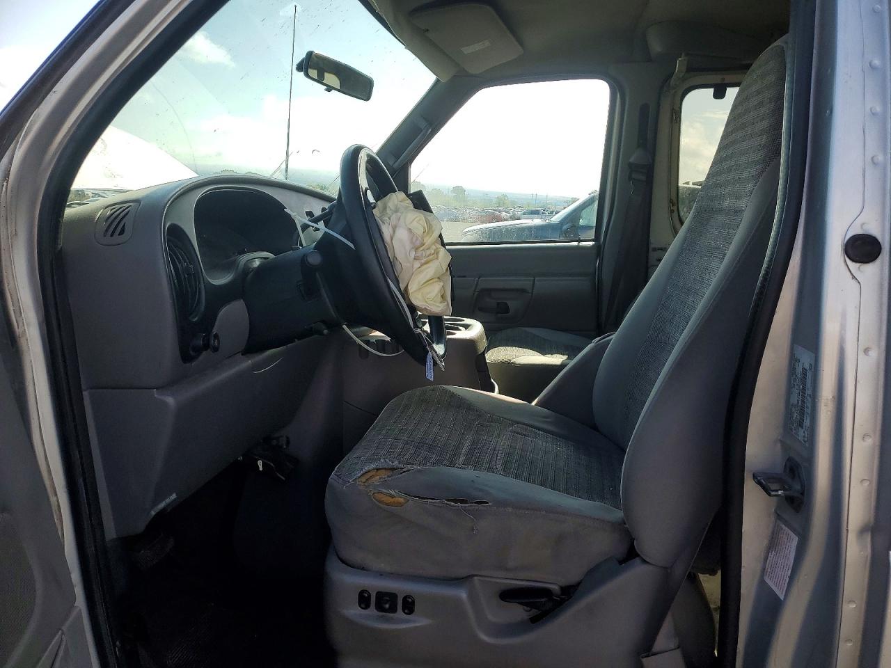 Ford Econoline E350 Super Duty Wagon