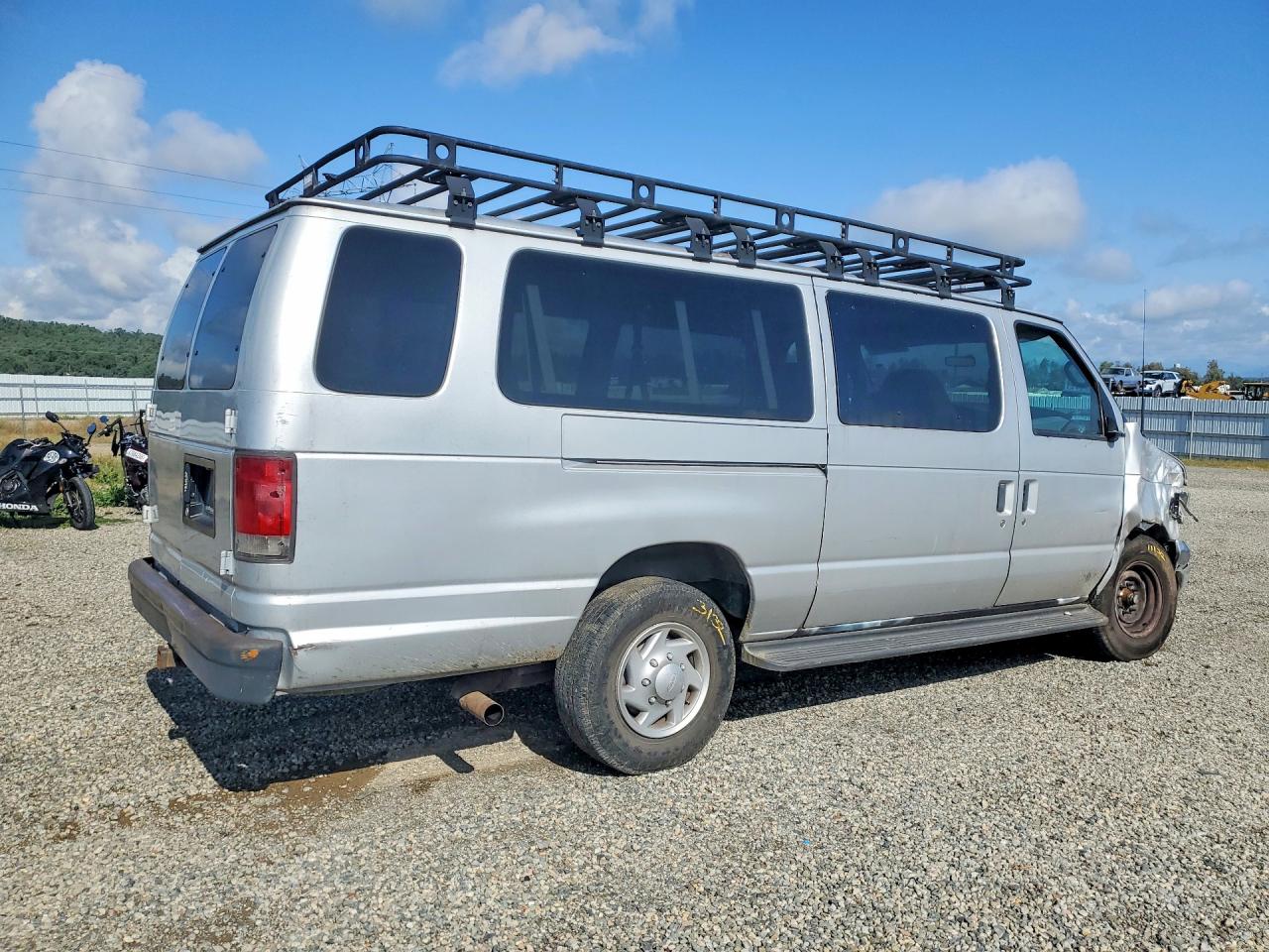 Ford Econoline E350 Super Duty Wagon