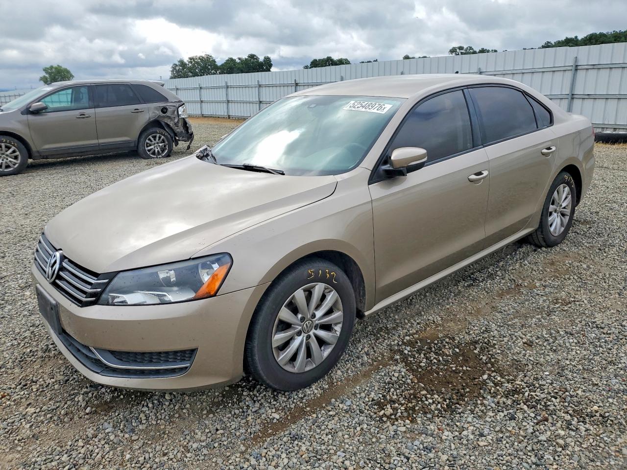 Salvage Volkswagen Passat Image
