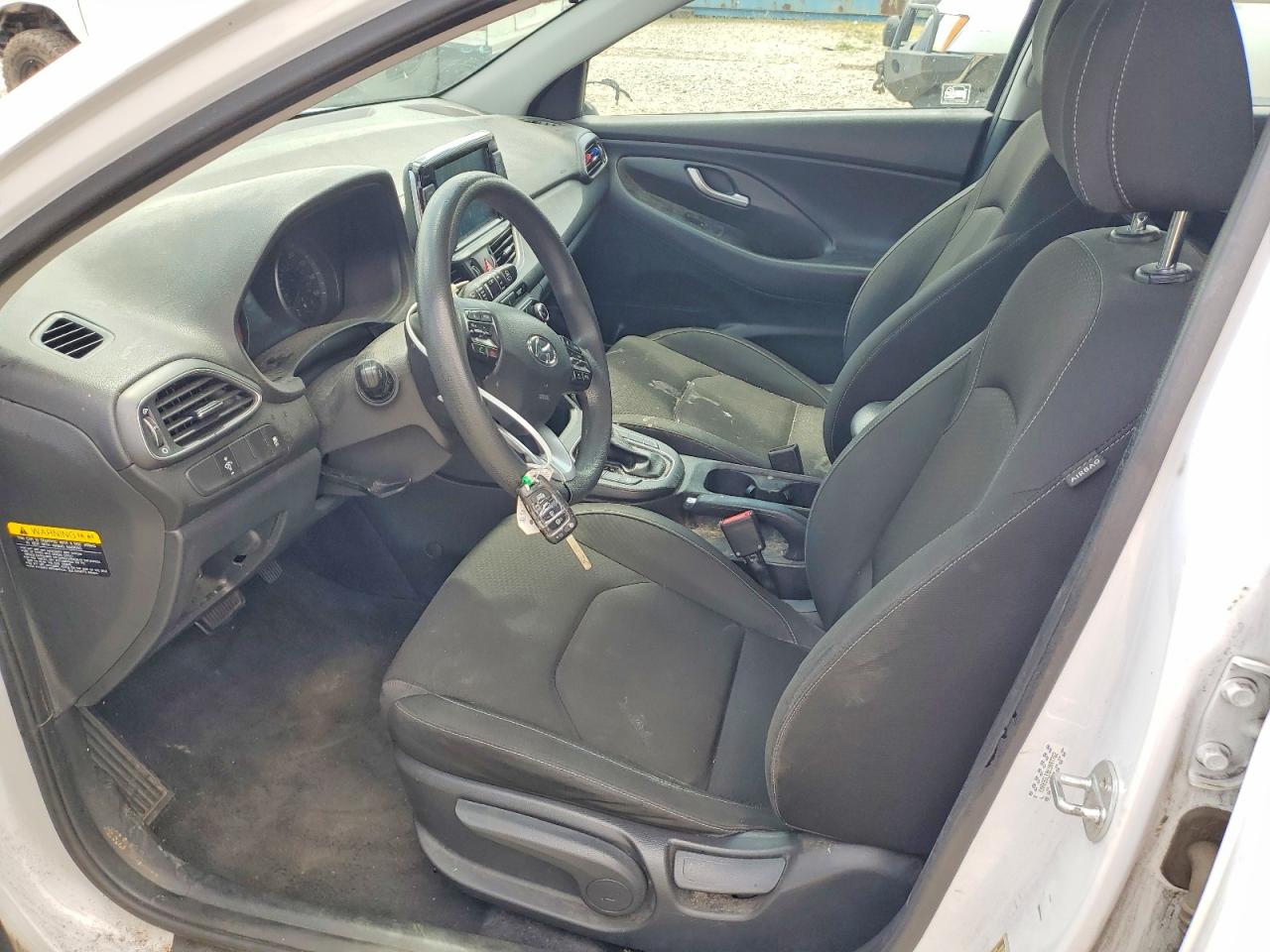 Hyundai ELANTRA Base
