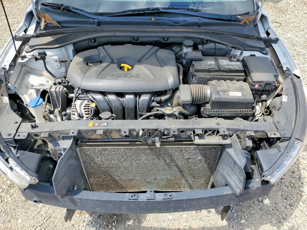 Hyundai ELANTRA Base