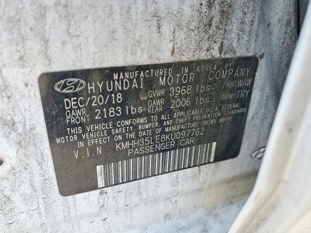 Hyundai ELANTRA Base