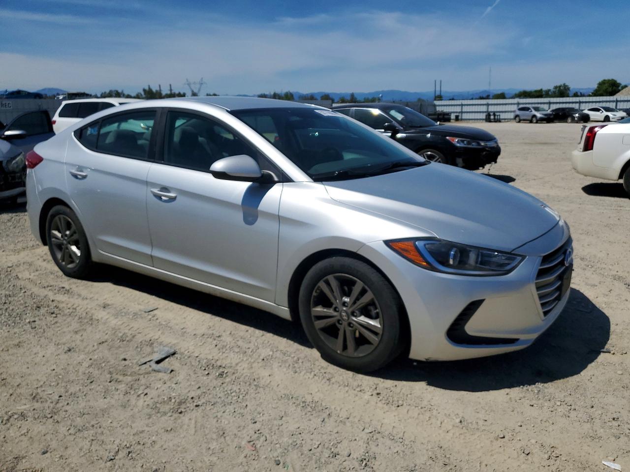 Hyundai ELANTRA Sel