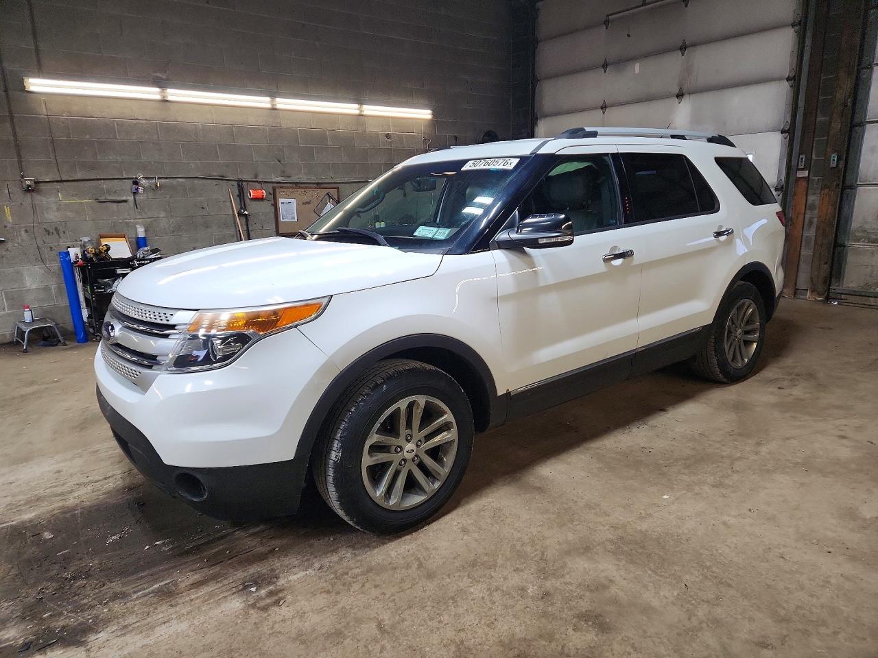 Salvage Ford Explorer Image