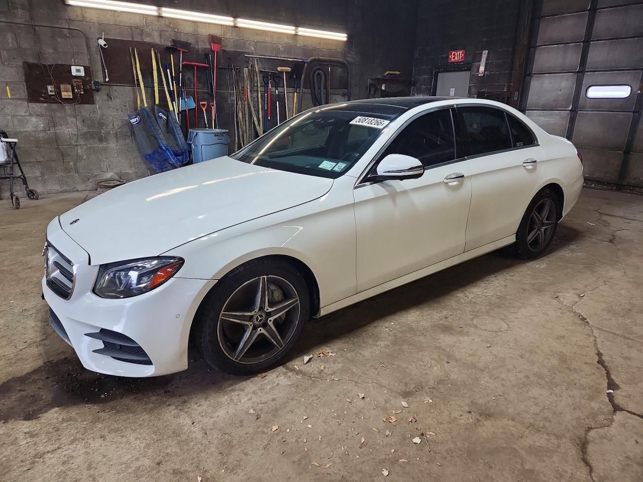 Salvage Mercedes-Benz E-Class Image