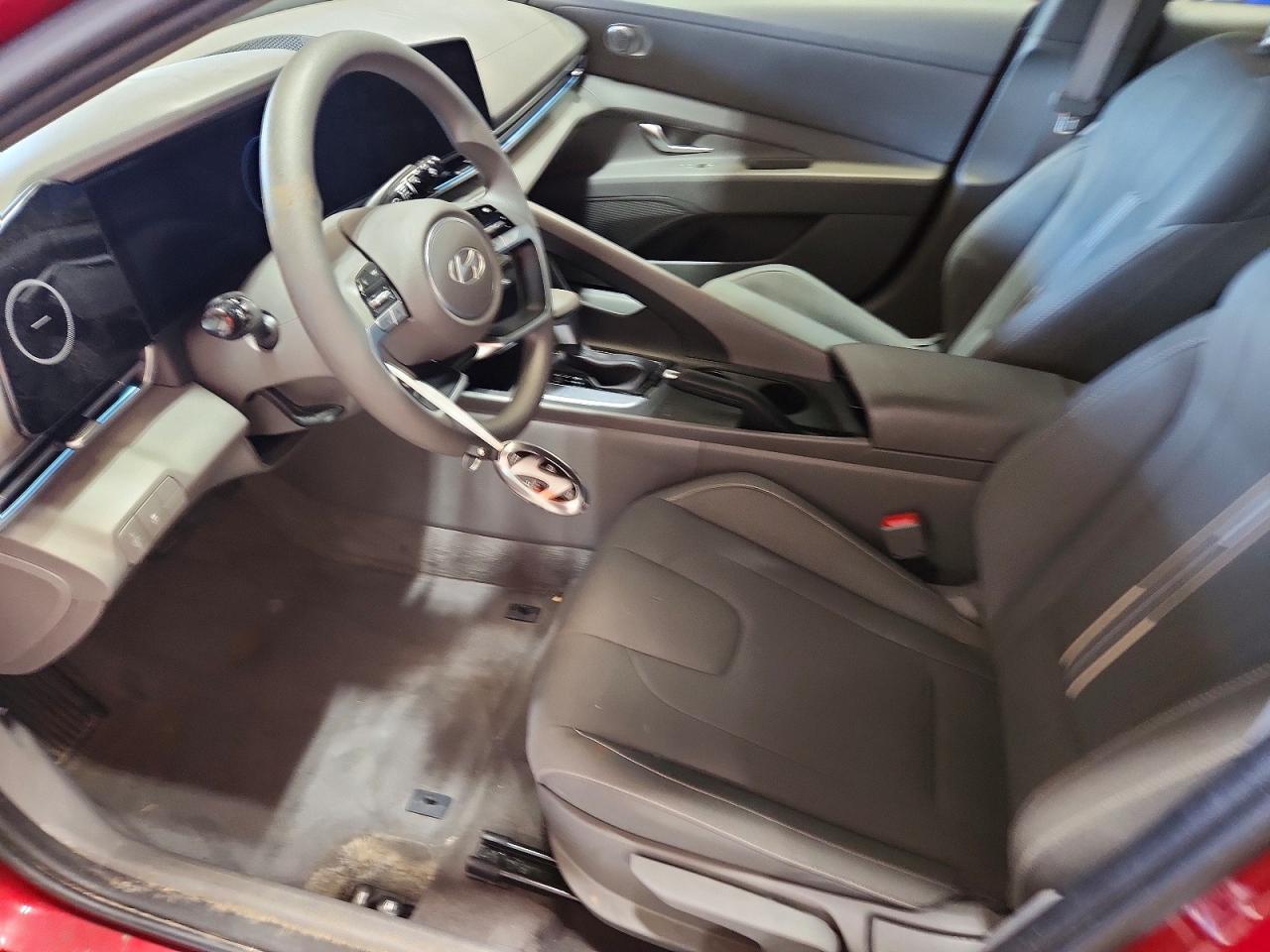 Hyundai ELANTRA Sel