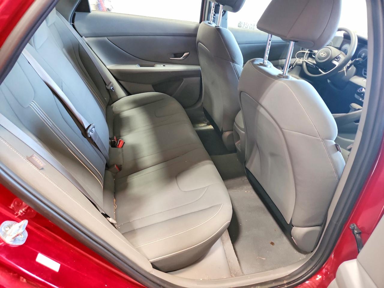 Hyundai ELANTRA Sel