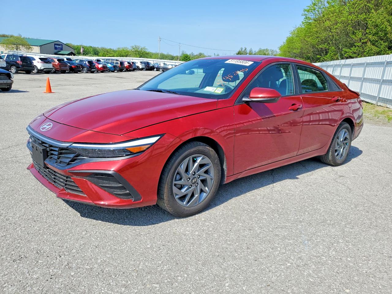 Salvage Hyundai ELANTRA Image